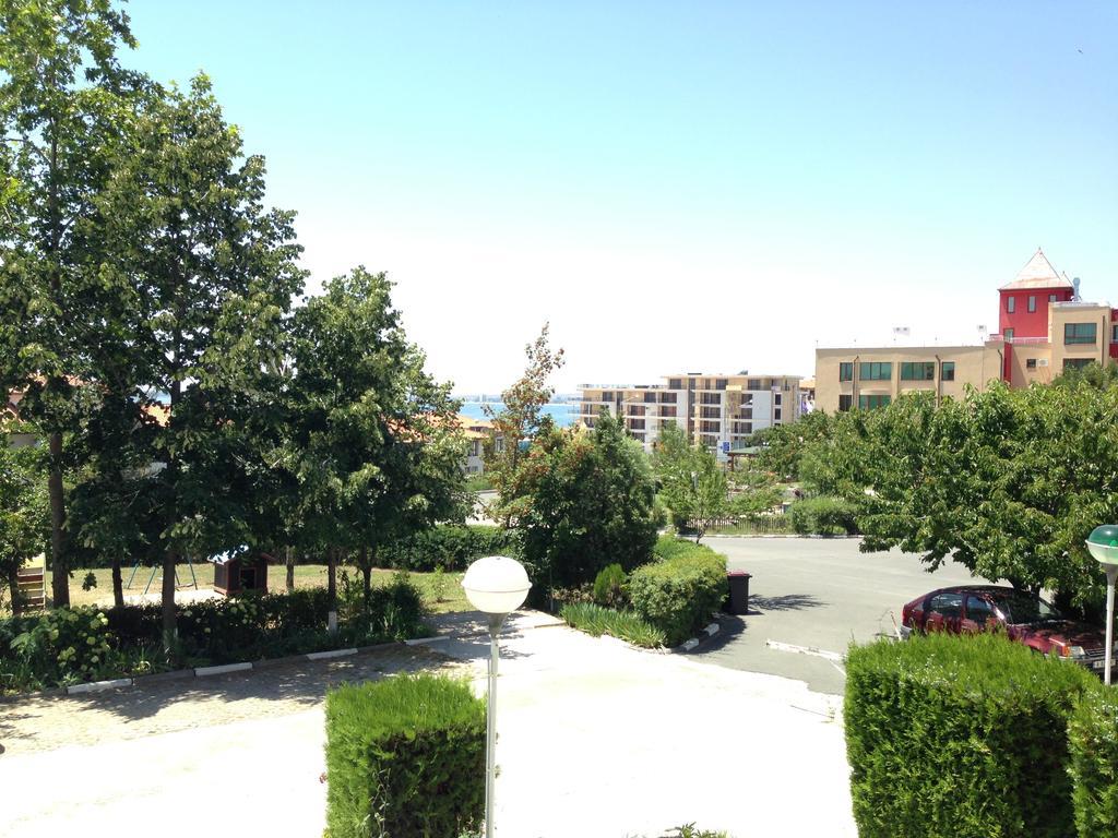 Yanis Guest House Sveti Vlas Exteriör bild