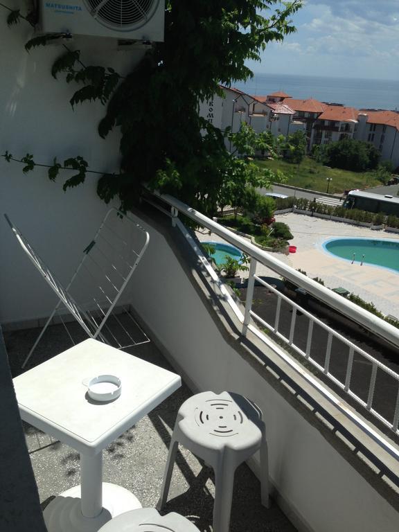 Yanis Guest House Sveti Vlas Rum bild
