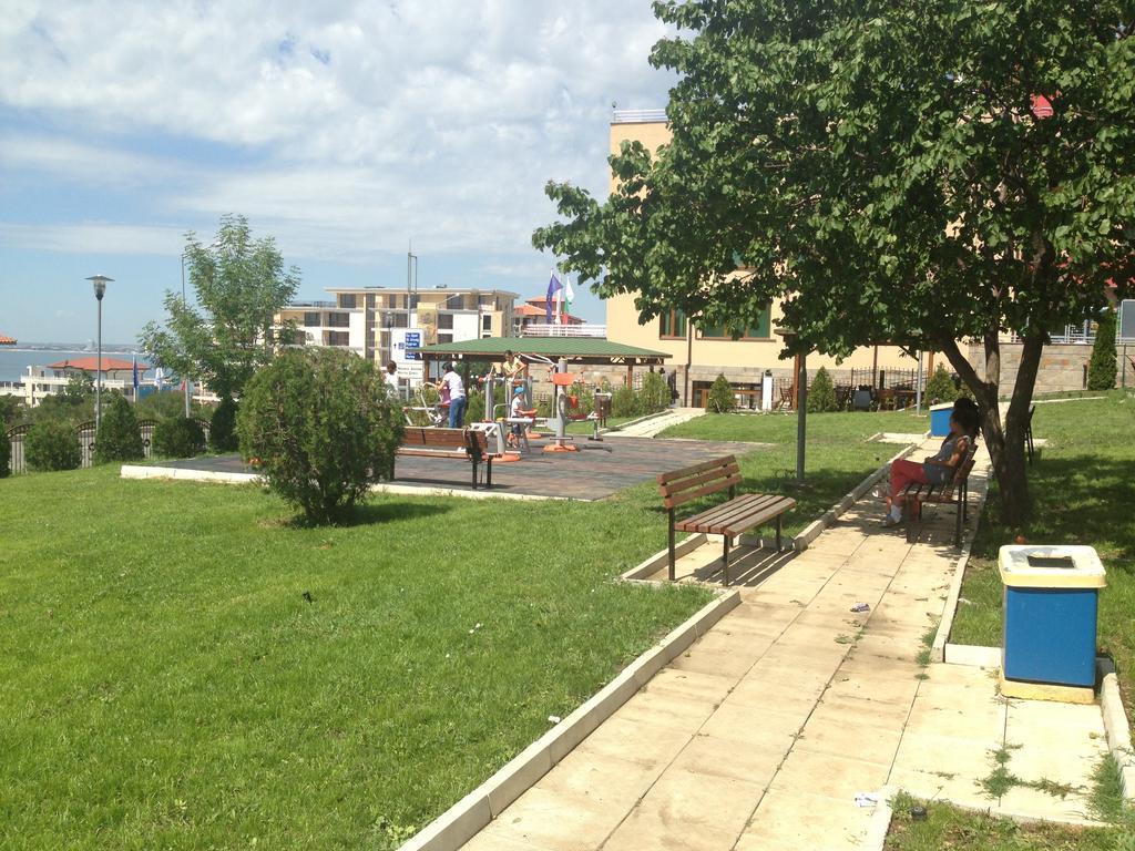 Yanis Guest House Sveti Vlas Exteriör bild